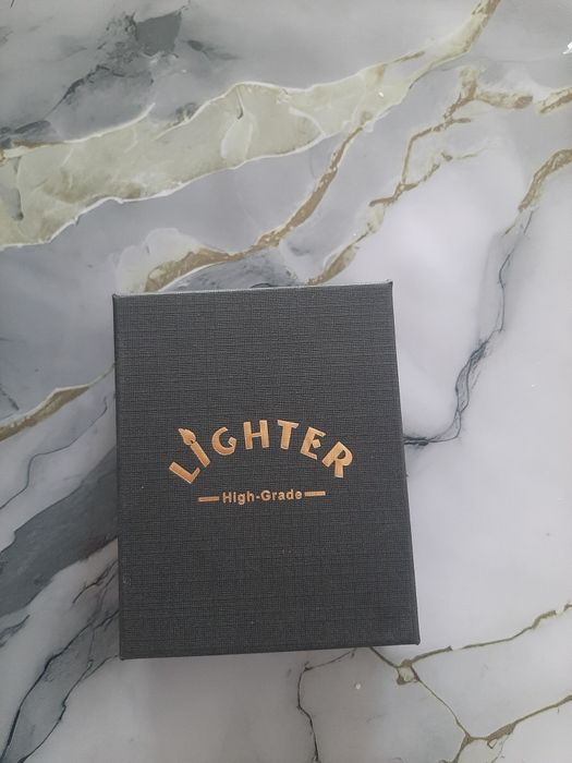 Продаю  Часы LIGHTER