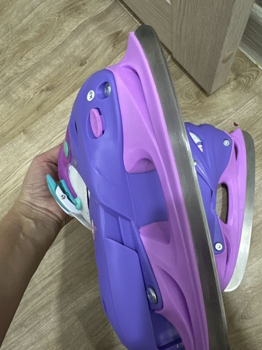 Продаи коньки для девочки, размер 33-36