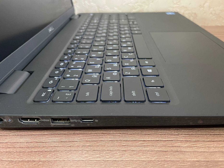 Dell Latitude 3520 /Core i3-1115g/8Gb ram/256Gb ssd/intel graphics/