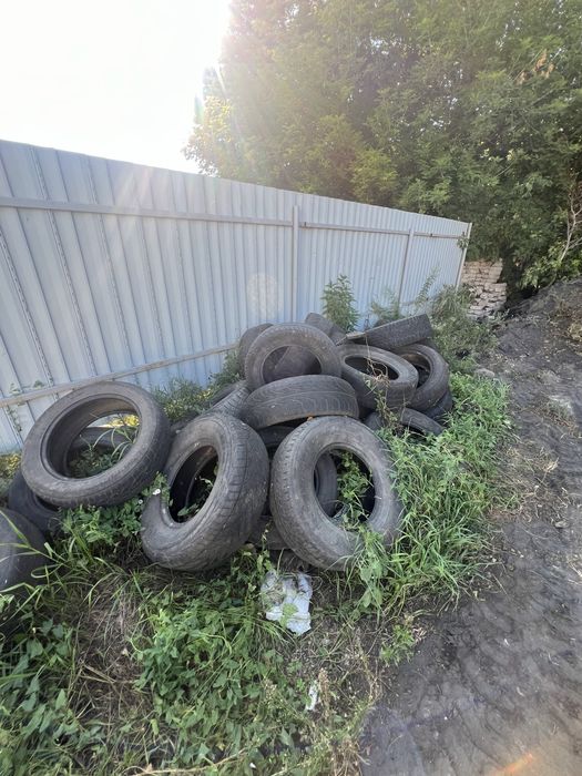 Продам шины б/у.
