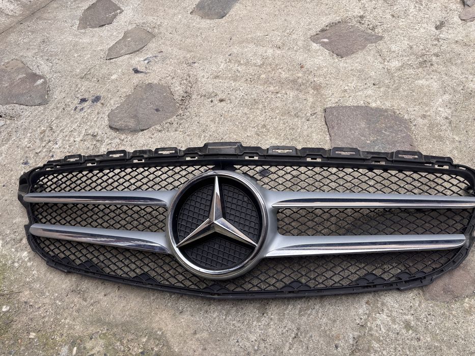 Grilă mercedes benz Amg