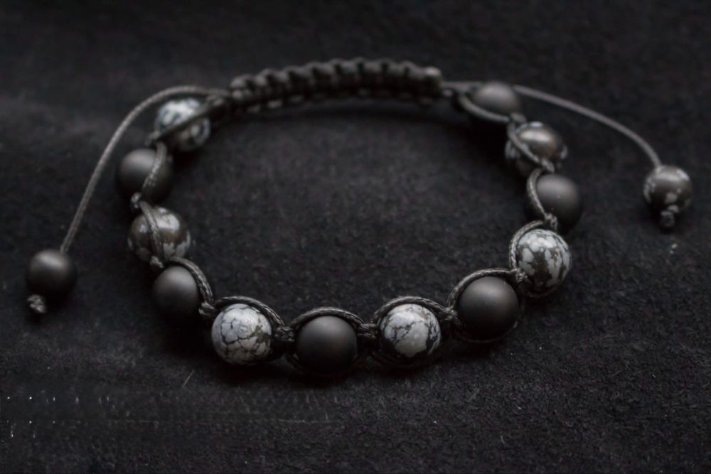 Мъжка гривна с мъниста от полускъпоценни камъни