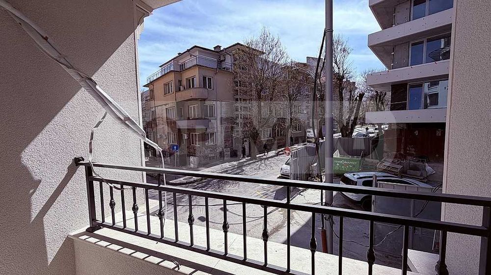 Продава се Тристаен апартамент в Варна, Център - 85 кв.м за 2460 €/кв.м - Снимка #7