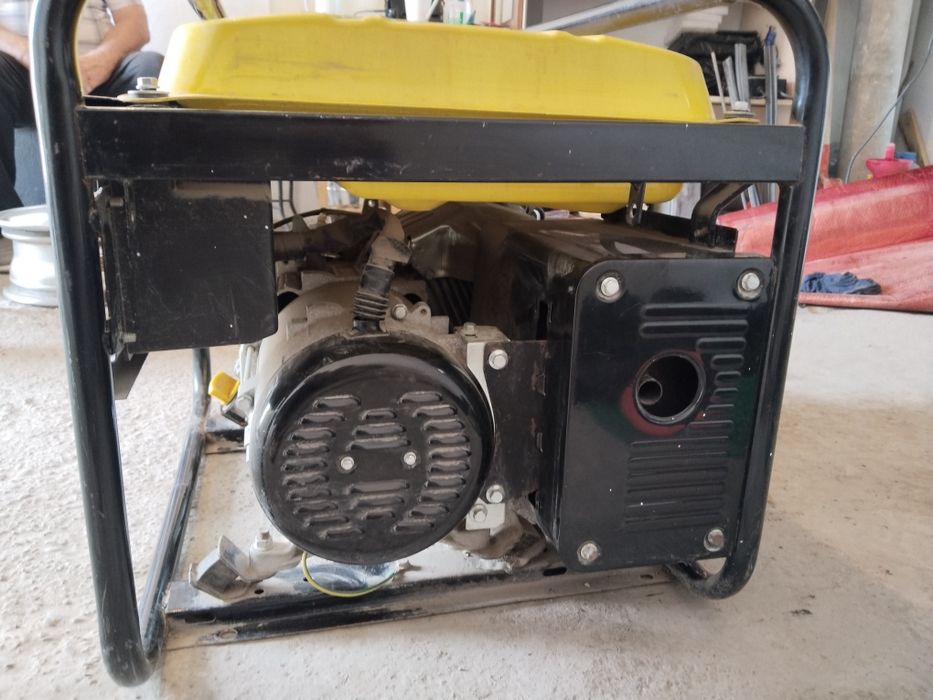 Генератор 220v/12 v