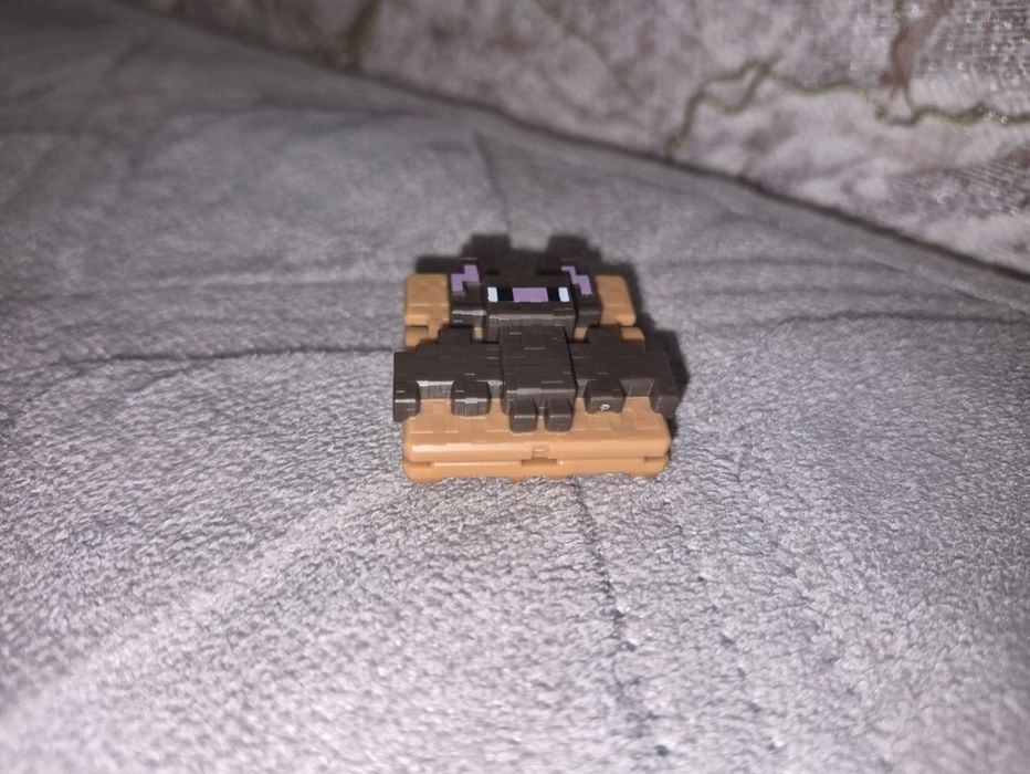 Продам фигурку kinder joy Minecraft