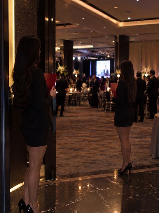 Cauti HOSTESSE pentru un eveniment in Bucuresti? Te putem ajuta noi cu preturi incepand de la  250 DE LEI Bucuresti/Ilfov*