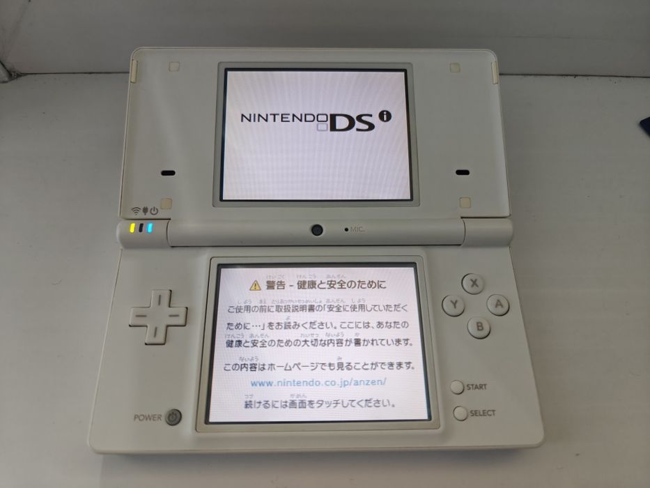 Nintendo DSi белая
