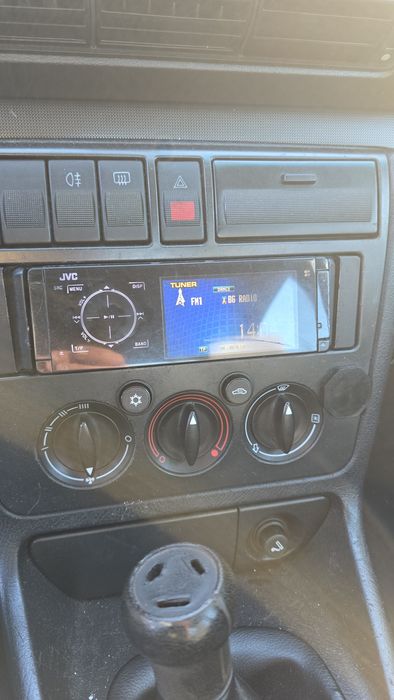 Продавам висок клас плеър JVC