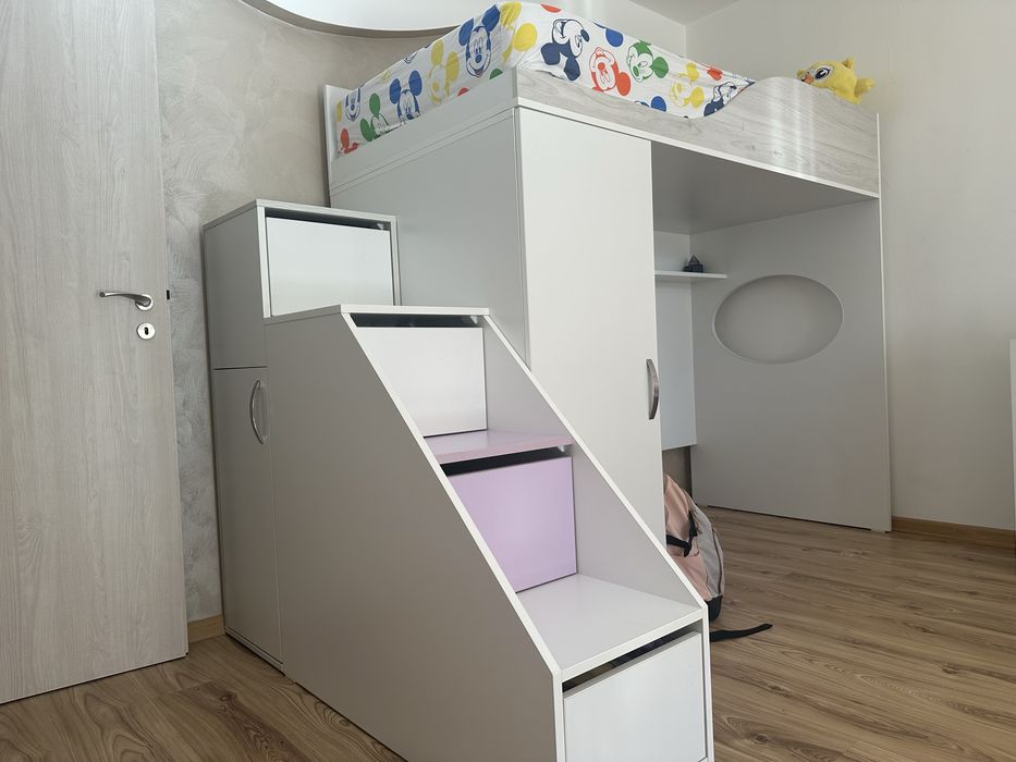 Детски двуетажен креват