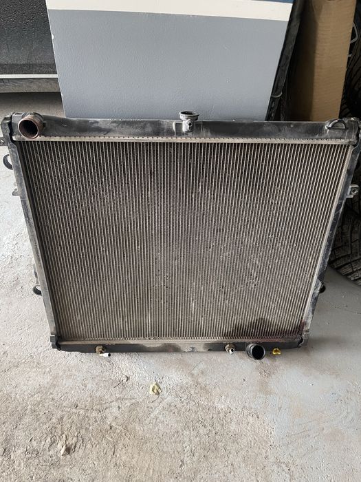 Радиатор на ланд крузер 200