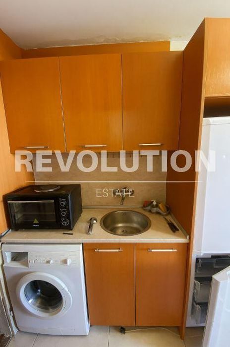 Дава се под наем Едностаен апартамент в Варна, Левски - 20 кв.м за 275 € - Снимка #3