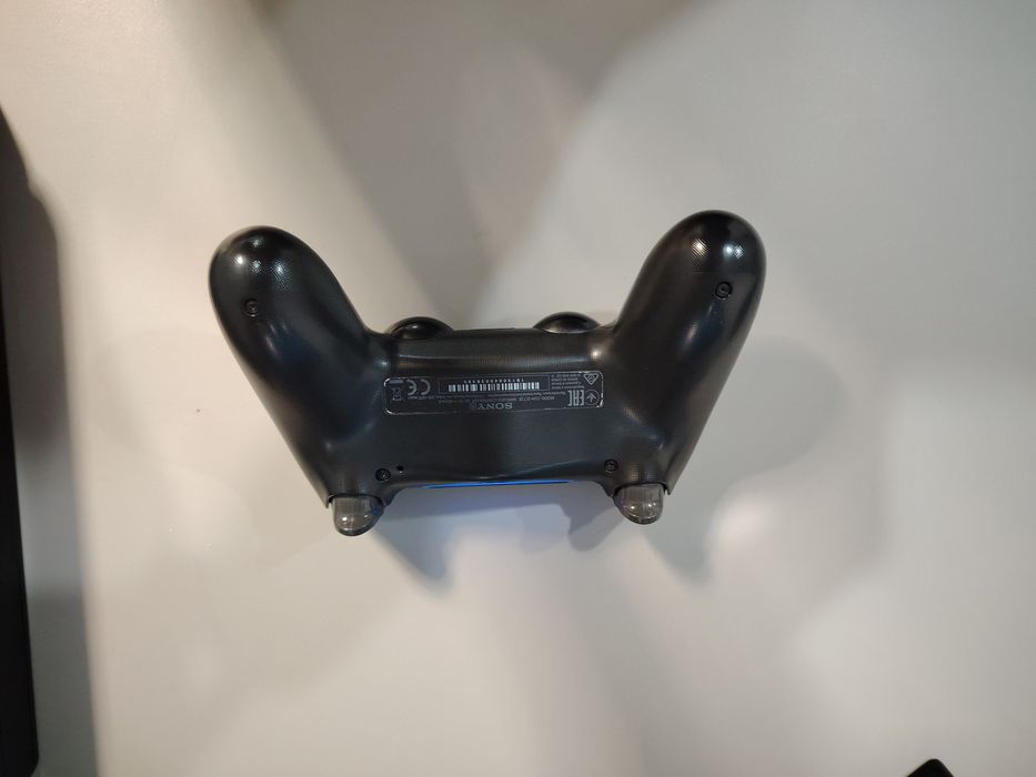 Продам полностью рабочий DualShock 4