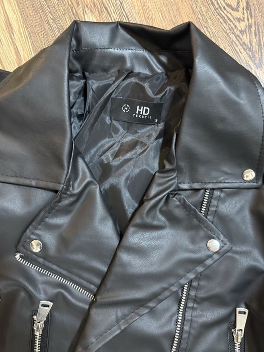 Черно и кафяво кожено яке по 15 евро за брой