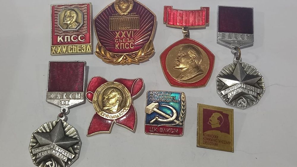 Продам значки и знаки СССР