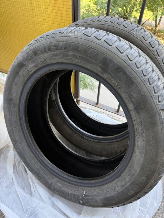 2 бр. Всесезонни гуми Michelin CrossClimate2 - 185/60 R15 (DOT 2121)