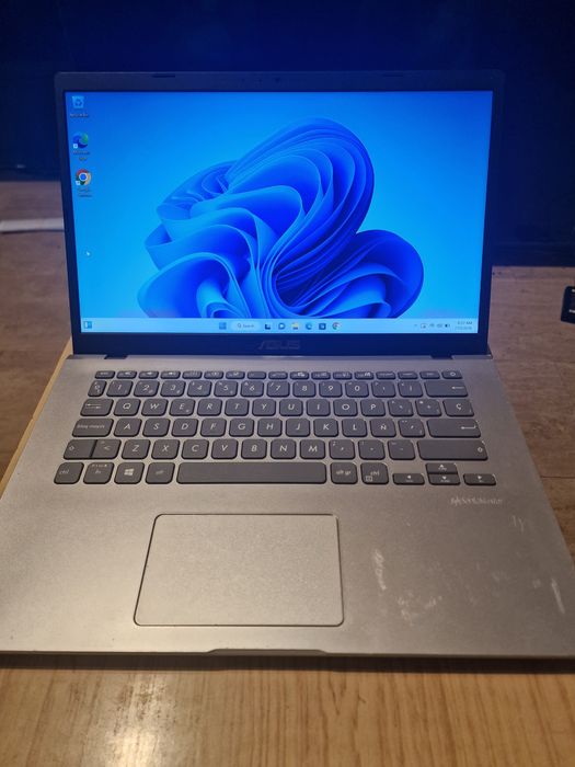 Laptop Asus F409J