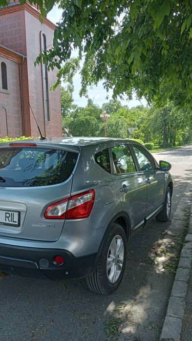 Vând autoturism Nissan Qashqai din 2011 diesel motor  1461 cmc.