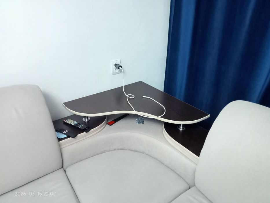 Продам б/у диван.