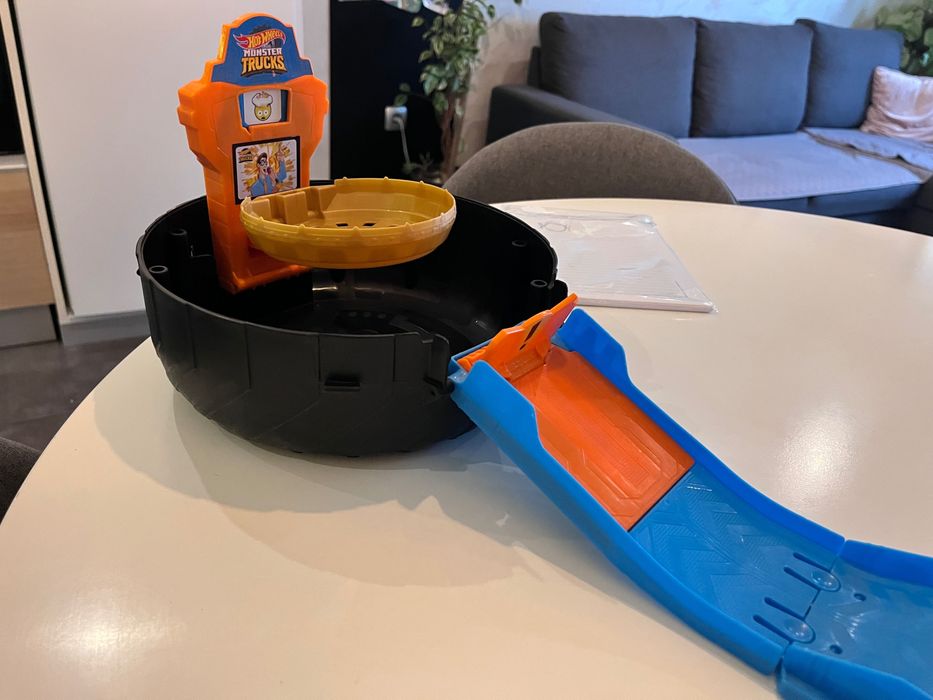 HOT WHEELS Monster Trucks Автомобилна гума за каскади