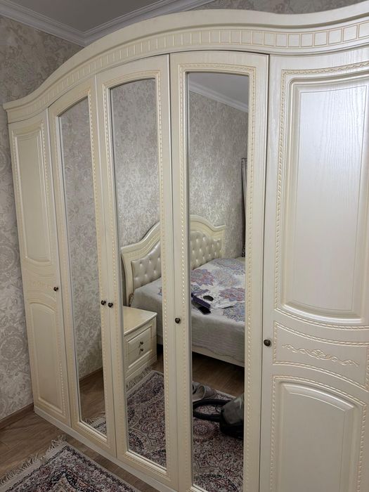 Продам спальный гарнитур