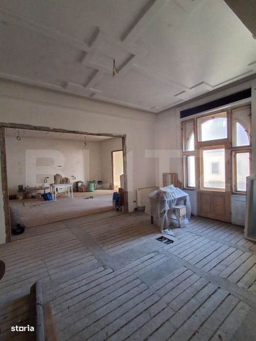 Spatiu comercial 200 mp + acces pod 200 mp, 3 balcoane, langa Piata Sf