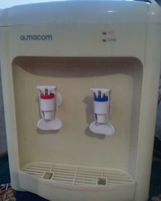 Куллер. Горячая вода