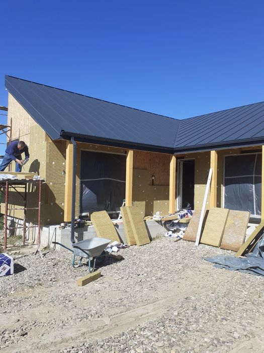 Zugrav, Amenajări interioare și exterioare de la A/Z 8