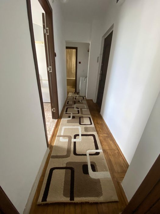 Închiriez  apartament cu 2 camere
