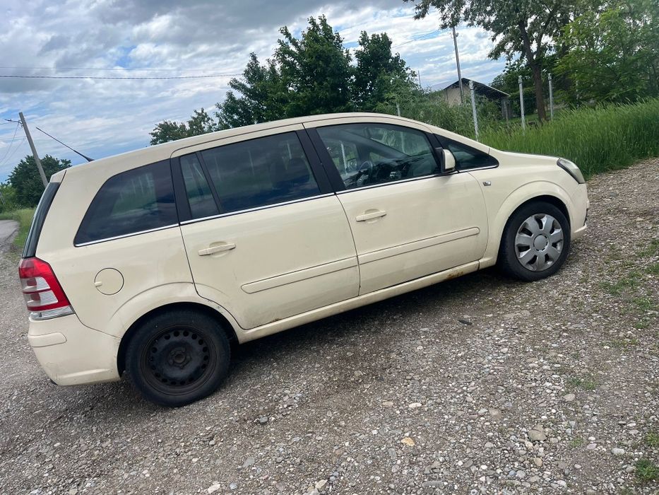 Dezmembrez opel zafira 2010  1.9d 120 cp  automat