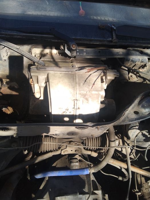 Продам коробку от ауди 100,80