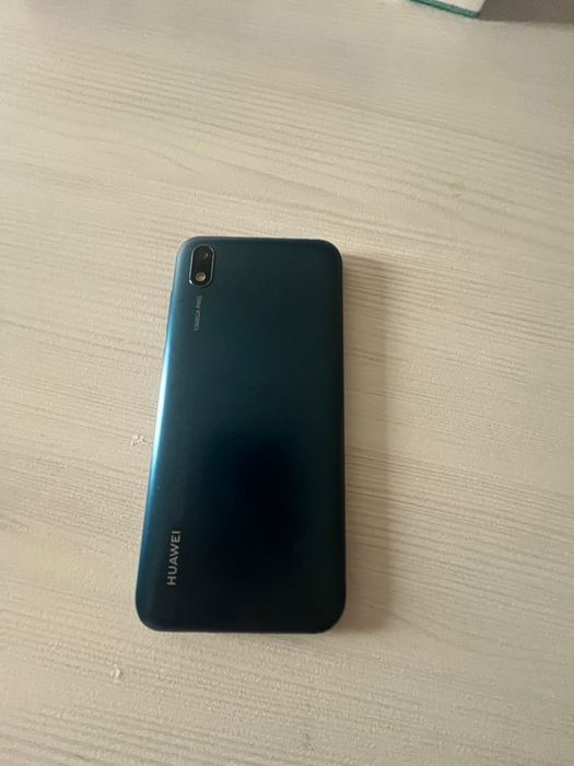 Huawei Y5 2019 с чехлом
