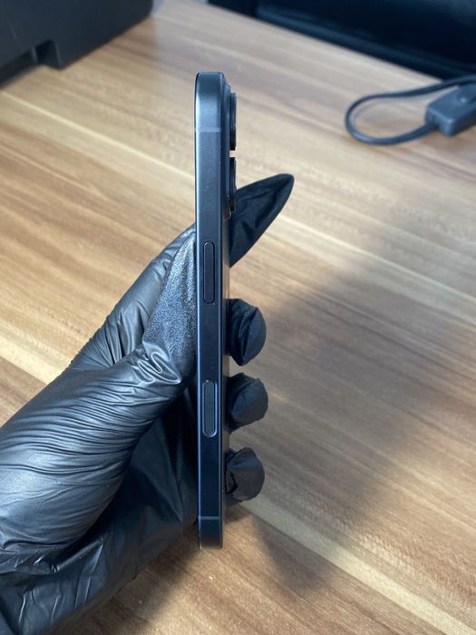 iPhone 16• 128 GB • Black