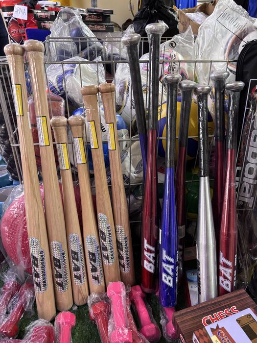 Бита бейсбольная деревянная