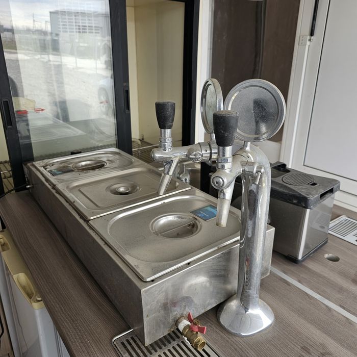 Каравана за бързо хранене