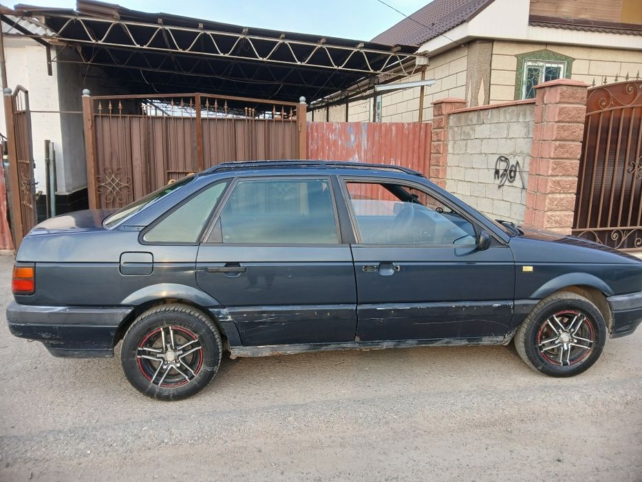 Пассат б3 седан.