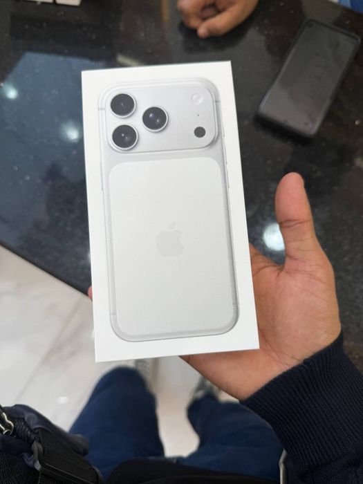 IPhone 17pro 256gb sim Silver