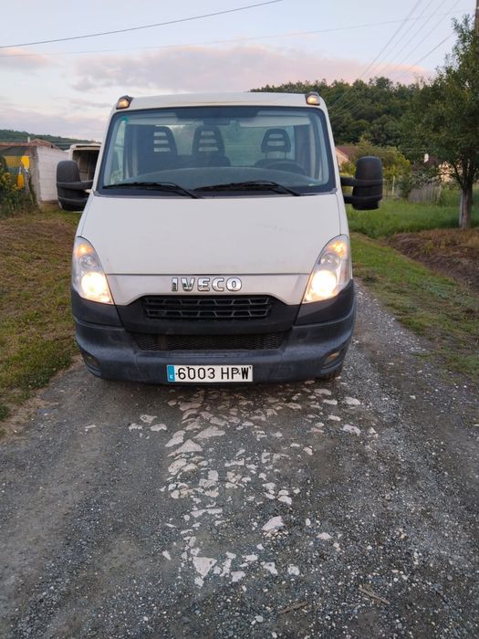 Vand două Iveco șasiu