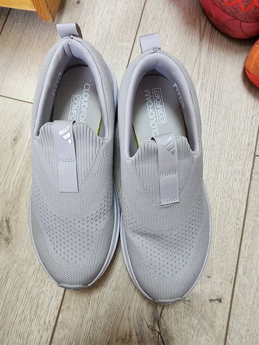 Продам кроссовки Adidas