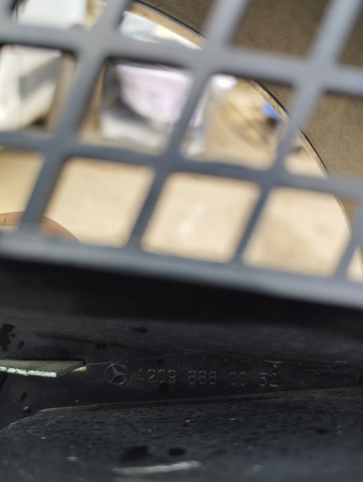 Предна радиаторна решетка за Мерцедес CLK , w209