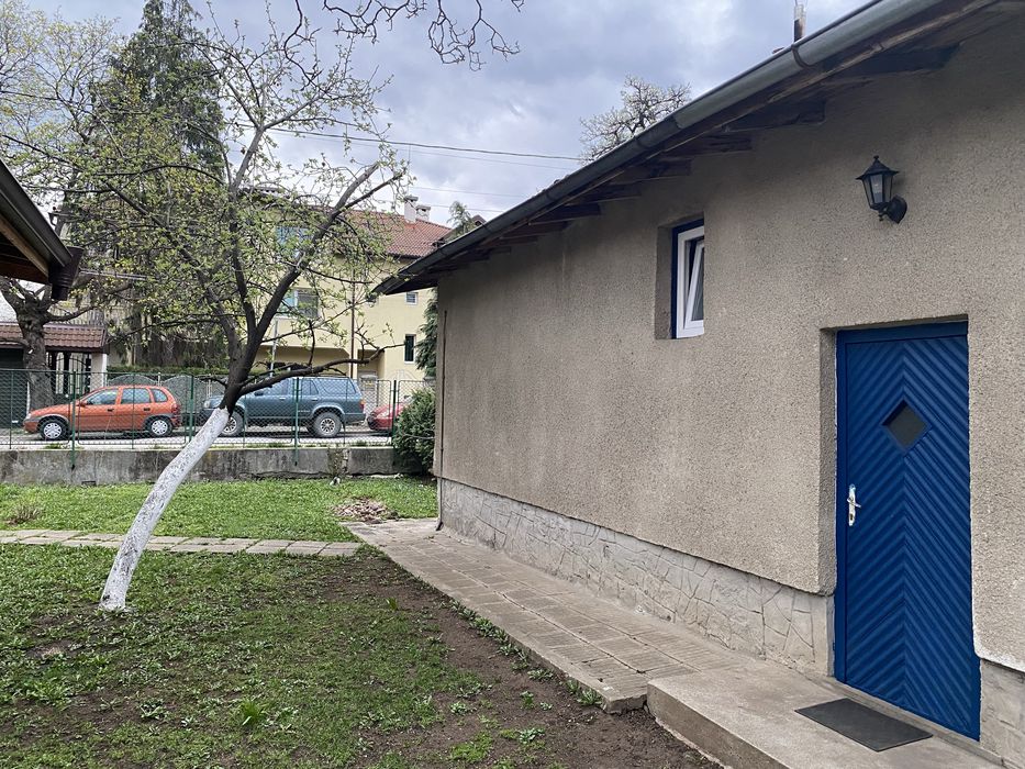 Дава под наем самостоятелен етаж от къща 50кв.м