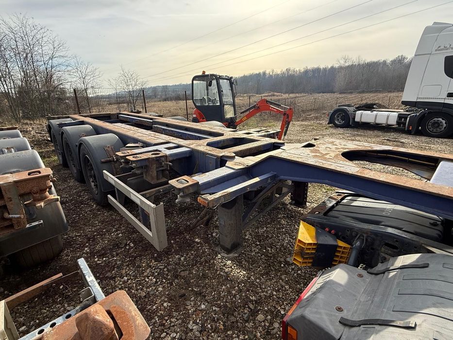 Vand sasiu containere Renders