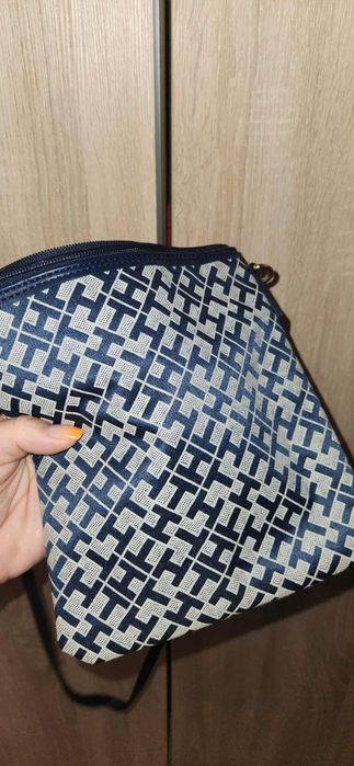 Geanta Tommy Hilfinger