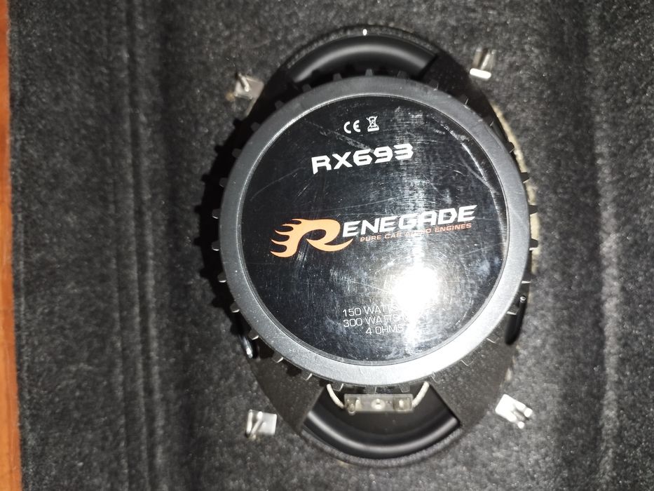 Кора за багажник на BMW E46 compact със супер тонколони