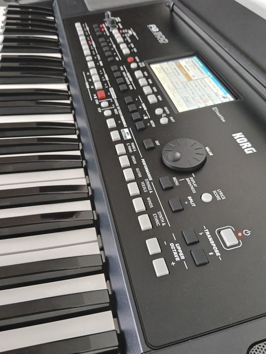 Vând Korg pa 300