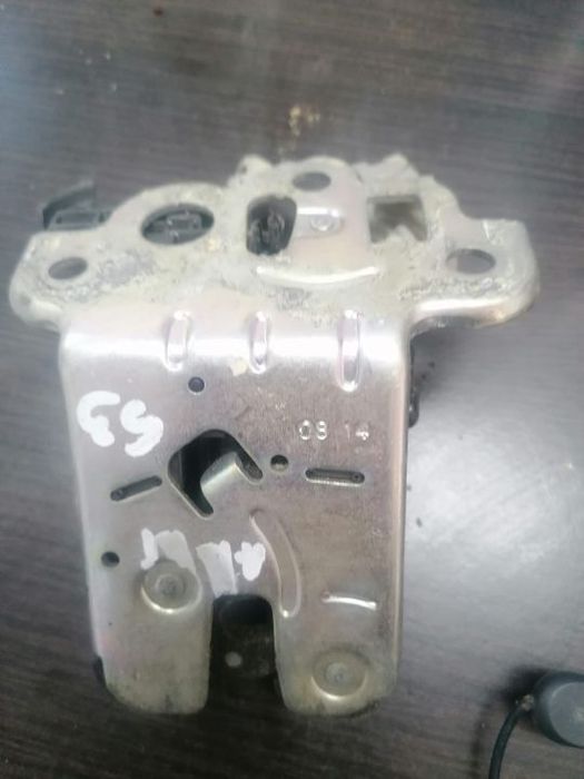 Broasca haion audi a3, s3, q3, q5, skoda octavia 8r0827505