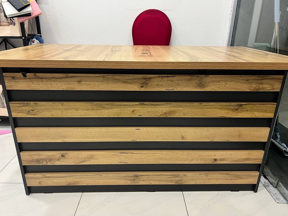 Stol srochno sotiladi