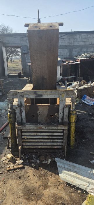 Tunika press aparat sotiladi