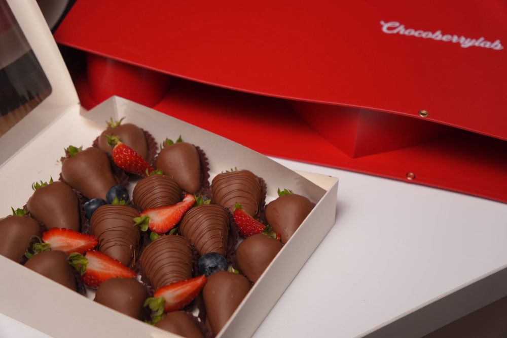 8 Mart uchun sovgalar Клубника в шоколаде