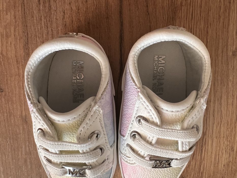 Нови бебешки буйки Michael Kors -18 номер