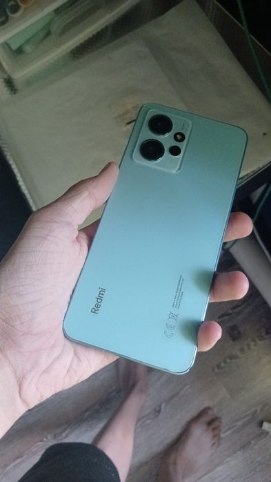 Продам телефон срочно
